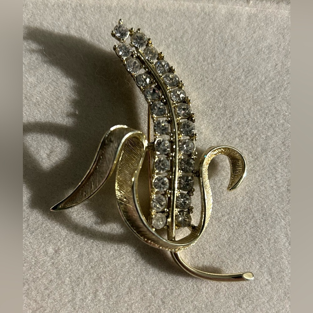 Vintage Sarah Coventry Goldtone Corn Brooch